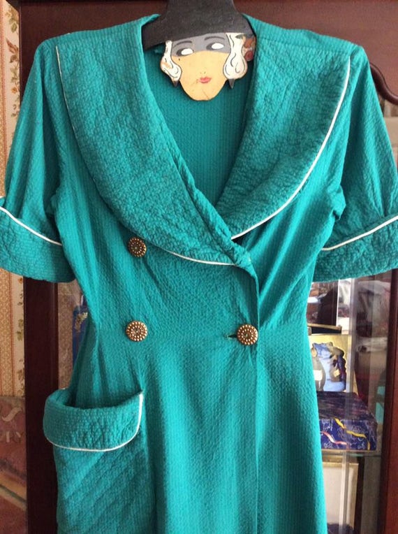 1940s bathrobe