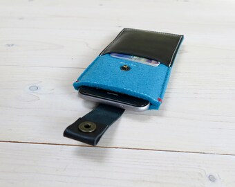 IPHONE 7/6/SE WALLET case - Ocean Blue wool felt and black leather - pocket cover vegetable tanned leather dutch design