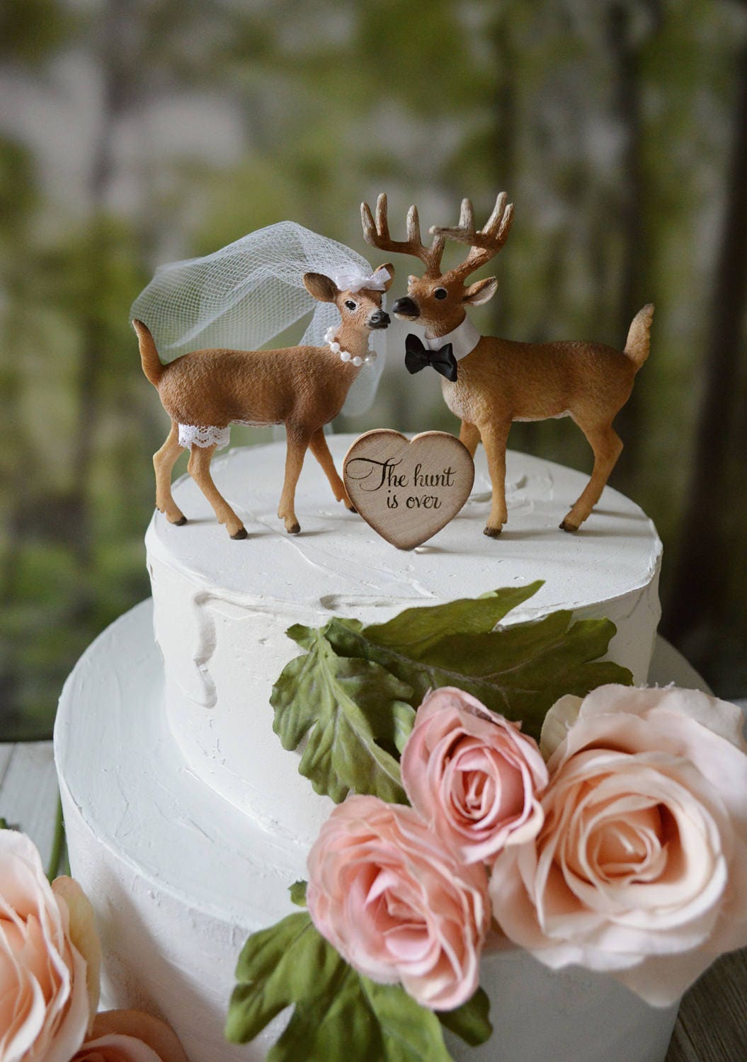 deerhunterbridegroomweddingcake