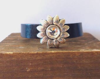Bracelet flower and leather