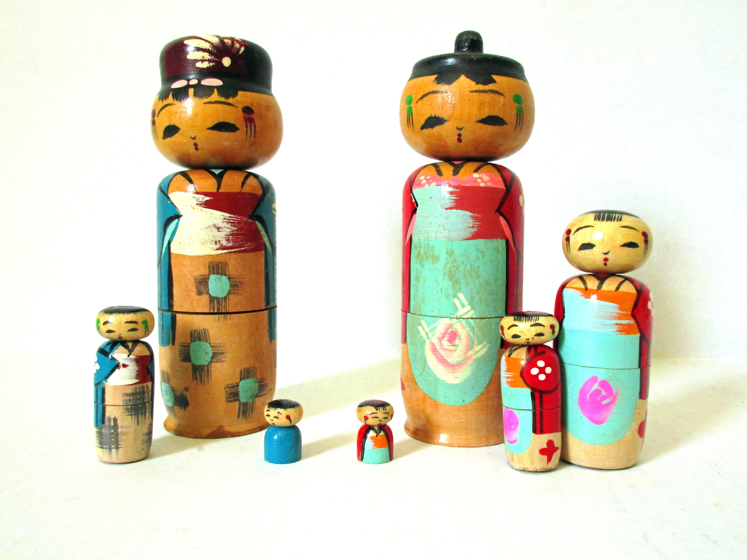 wooden japanese kokeshi dolls