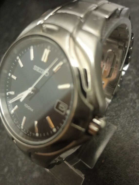 seiko blue face dive watch