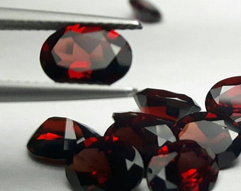 Natural Ox blood Mozambique Garnet. 6x4, 7x5, 8x6 Ovsl