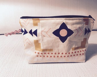 Pochette Ethnique Berbère Porteuse D'eau - Artisanat Marocain En Velours, Neuve