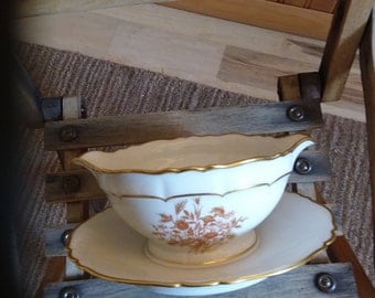 Haviland Limoges France gravy boat. Pattern "Floreal"