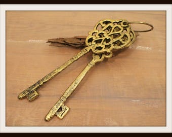 Large Distressed Painted Gold Skeleton Keys Wall Hanging, Gold Skeleton Keys, Vintage Skeleton Key Wall Decor , Cast Iron Skeleton Keys