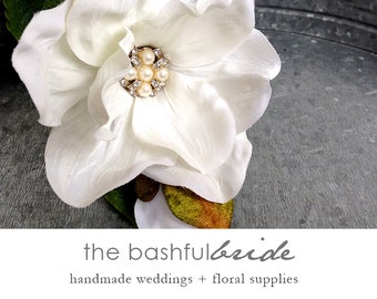 Silk flowers for wedding, jewel magnolia, pearl, bridal hair flower, silk magnolia, white magnolia, hair clip, hair flower, wedding magnolia