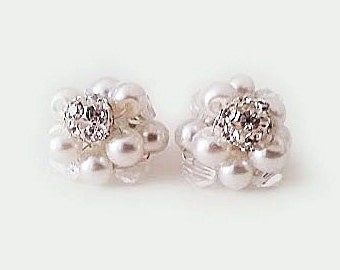 Pearl Cluster Stud Earrings Bridal Stud Earrings Swarovski Pearl Crystal Earrings Vintage Style Bridal Jewelry Pearl Earrings Silver Gold