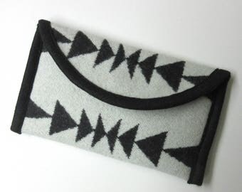 Cell Phone Case Cover iPhone Sleeve Wallet Padded Native American Print Wool from Pendleton Oregon Southwest