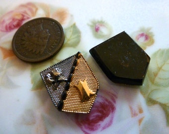2 Vintage 17mm high x 14mm wide Knight & Shield Cameo w/flat back, Black, Silver C40