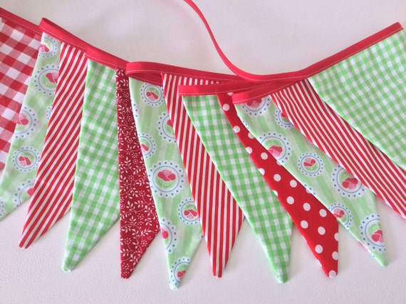 Red and green Bunting / flag banner 12 flags in bright red