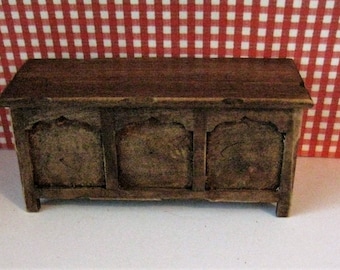 Tudor blanket chest, Dollhouse Blanket Box,country blanket box, blanket chest, Dower chest, Twelfth scale, dollhouse miniature