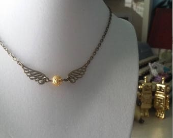 Harry potter quidditch golden snitch necklace