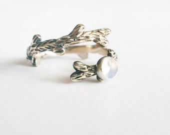 Twig ring,silver twig ring with moonstone,silver twig ring,adjustable twig ring,botanical ring,moonstone ring,organic ring,nature jewelry