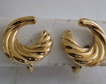 Vintage earrings, signed Trifari swirly leaves clip-on earrings, retro vintage jewelry