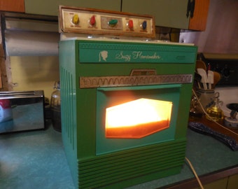 Vintage Suzy Homemaker by Topper Green Plastic 1960s Retro Toy Oven/Stove Working Night Light Teal Green