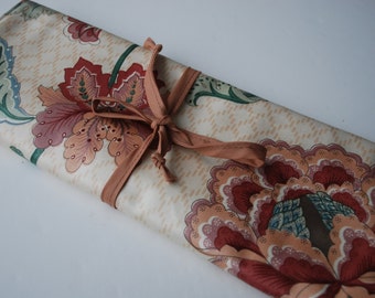 Bag for needles Knitting Needle Case Organizer-30 pockets for all size needles Floral pattern on beige background
