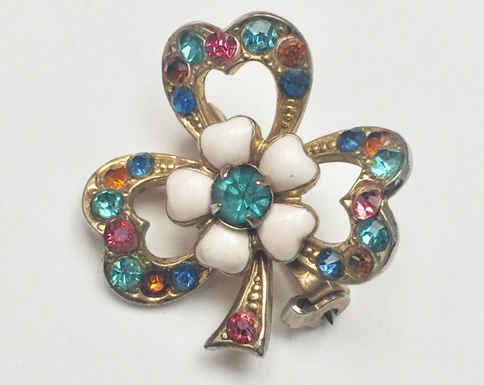 Clover leaf Brooch - Signed Coro - Pink Blue Rhinestone - Milk Glass - gold plated - Mid Century pin