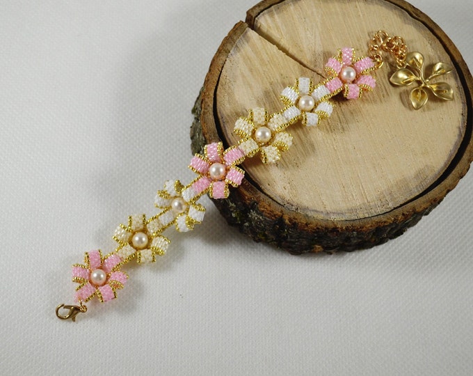 Flower bracelets swarovski bracelets pearl swarovski wedding bracelet pink bracelets beaded bracelets pearl bracelets cream pearl gold gift