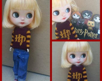 Harry Potter sweater for Blythe, Azone Pure Neemo, Licca and other similar sized dolls.