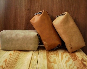 Personalized dopp kit, Zipper cosmetic bag, Shaving set, Toiletry bag, Makeup, Groomsman, Wedding present, Mens travel bag, Vegan leather