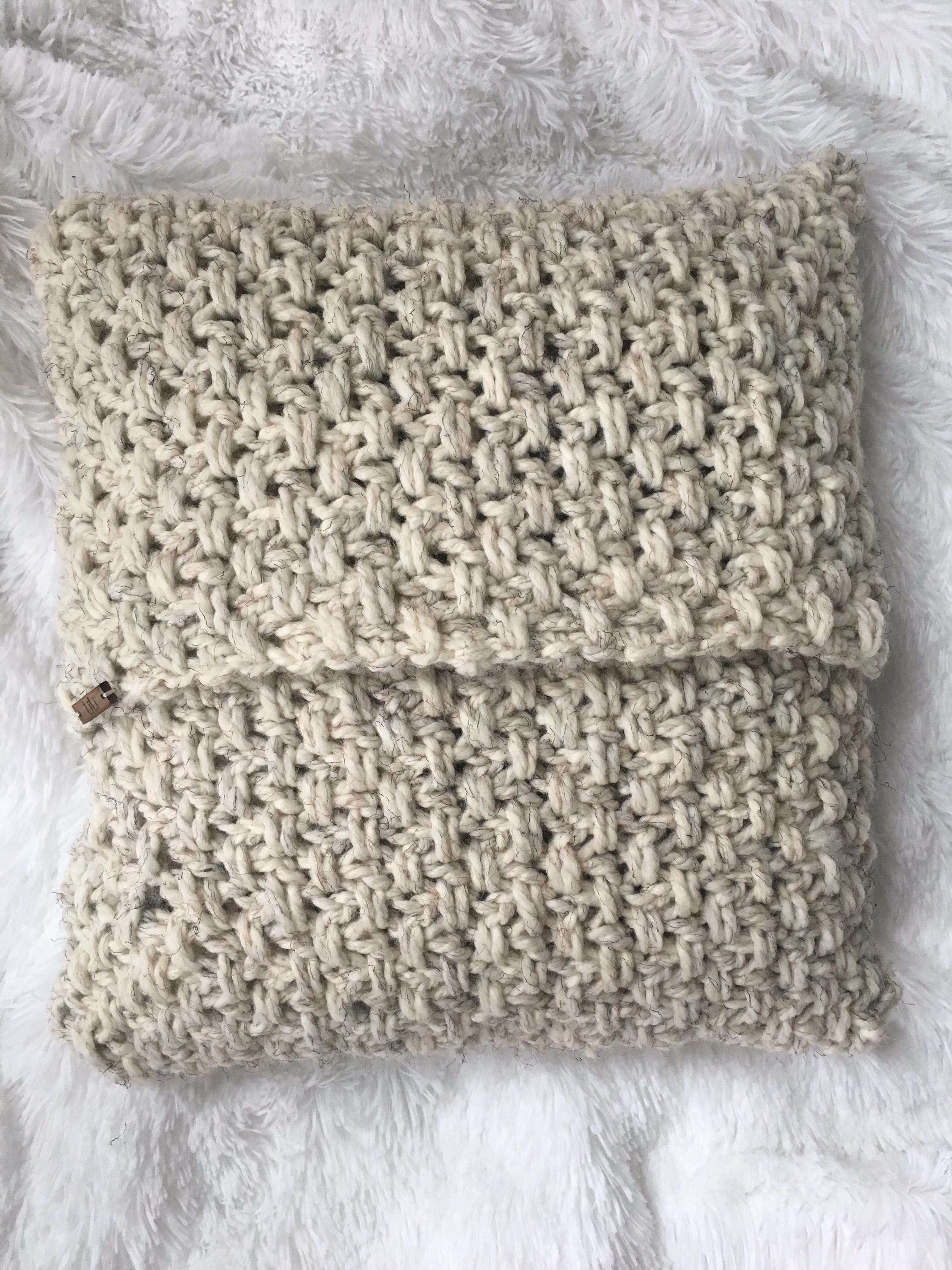 Pattern LiLiKnits Chunky Textured Crochet Pillow Cover