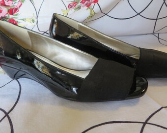 Vintage Anne Klein Shoes Black Open Toe Pumps // 2" Heel // Black Patent Leather // Vintage Ladies Shoes // Size 10M