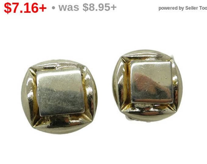 ON SALE! Vintage Barclay Gold Tone Button Clip-on Earrings