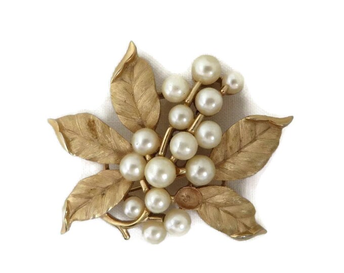 Trifari Faux Pearl Flower Brooch, Vintage Matte Gold Tone Signed Trifari Pin, Missing Pearl