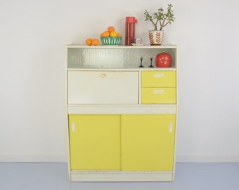 Artículos similares a Gabinete alto aparador retro | Aparador rústico