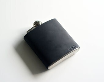 Handmade personalized leather hip flask / customizable / groomsman gift / black