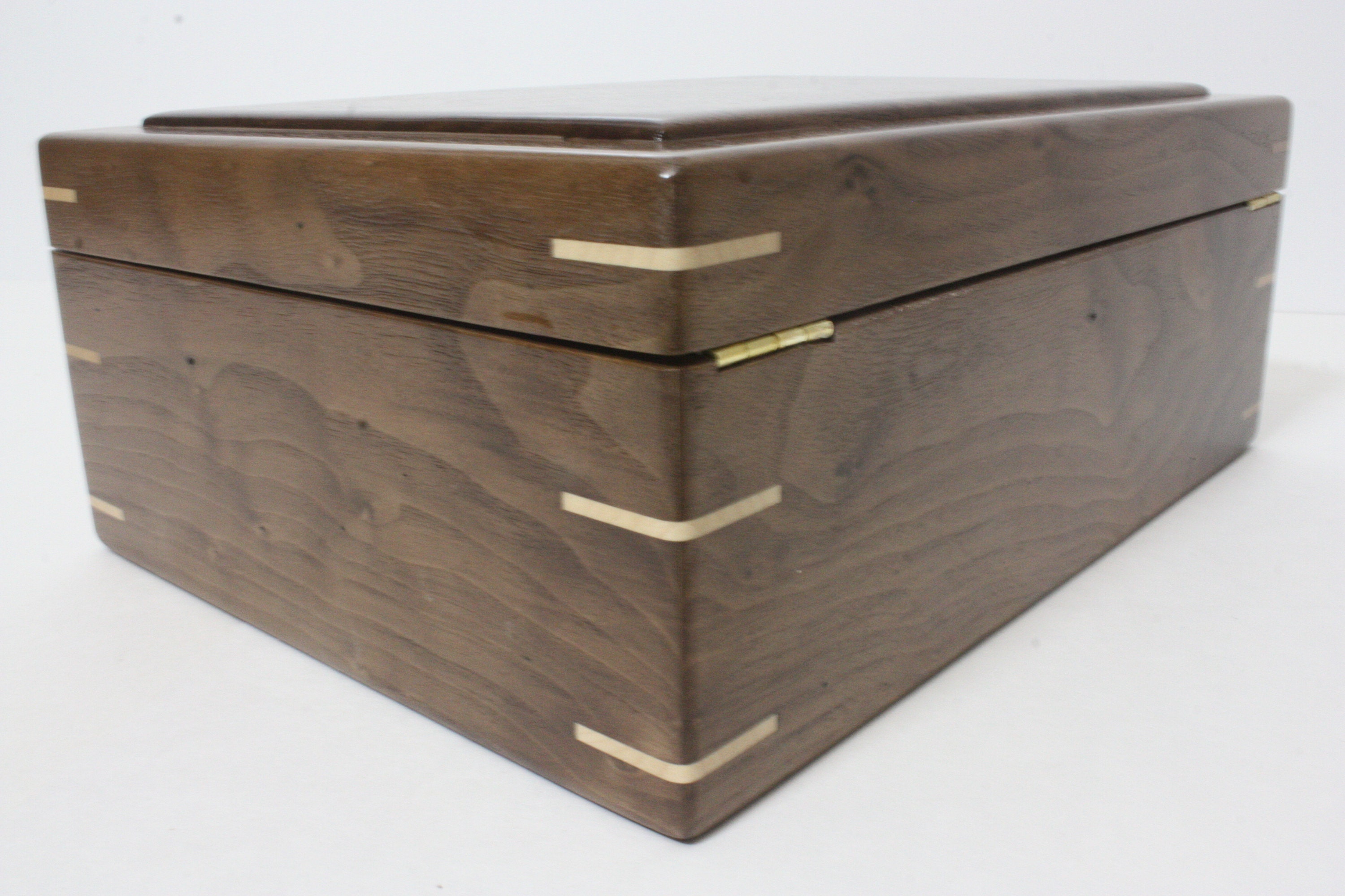 Box with Quadrant Hinges