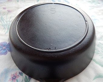 Vintage #5 3-Notch Lodge Cast Iron Skillet with Heat Ring, circa 1940 - early 1950s