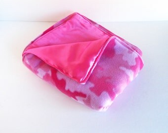Pink Camo Baby Blanket, Pink Satin Baby Blanket, Fleece Camo Blanket, Baby Girl Gift, Pink Hunting Blanket, Pink Camouflage
