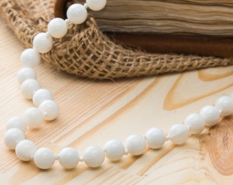 White jade necklace woman necklace sister neckalce white necklace beaded necklace gift for woman yoga jewelry gift necklace gift for wife