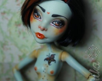 Monster high repaint OOAK Nude doll Scarah screams