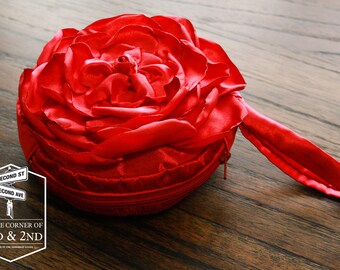 Red Flower Petal Wristlet - Bridesmaid Clutch - Clutch Purse - Bridal Clutch - Clutch Bag - Wedding Clutch - Flower Girl Gift