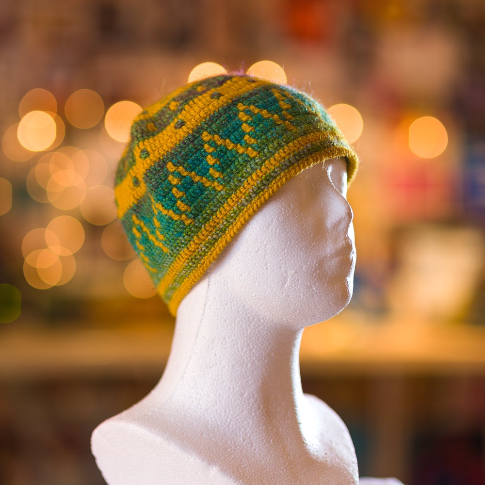 Unisex short beanie tapestry crochet winter hat with zig zag