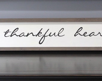 A Thankful Heart Handmade Painted Free Flowing Script Framed Wooden Sign Wall Art Home Décor Rustic Modern Farmhouse Over Above Door Narrow