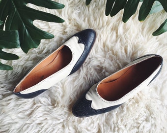 Ralph Lauren Heels 7 1/2 Women's Wingtip Shoes, Navy + Cream Low Heel Saddle Shoes, Spectator Shoes, Oxford Shoes, Symphony Flats