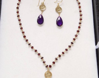 Beautiful Garnet and Amythist Pendant Necklace.Decorative Vermeil componants
