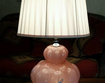 BEAUTIFUL Large Beaded Melon Fenton? Table Lamp Pink Opalescent Glass Brass Tone Metal Base Hand Painted Gold Accents Floral Transfer