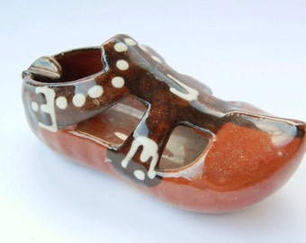Vintage ceramic traditional Bulgarian shoe ,vintage clay ash tray, antique hand painted pottery ashtray