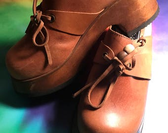 Vintage candies platform leather wooden bottom size 6 1/2 clog
