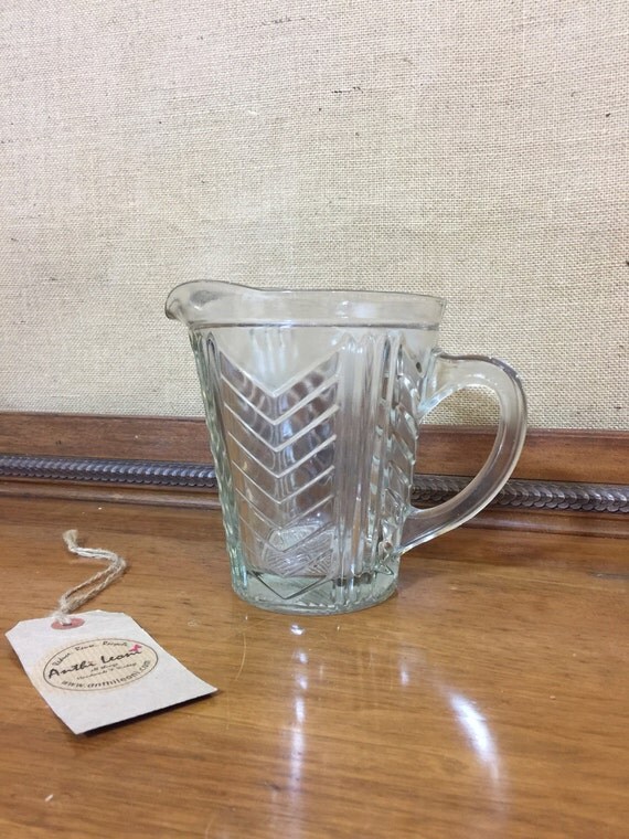 GLASS MEASURING JUG - Retro Mid Century Glass Measuring Jug / Vintage Kitchenalia / Retro Kitchen Ware / 50s 60s 1litre Measure Glass Jug