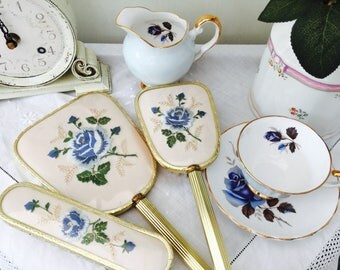 Simply Beautiful Vintage Dressing Table Vanity Set