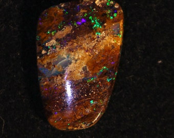 4.77 cts - Australia boulder Opal - freeform cabochon - opal boulder loose gemstone