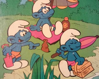 Vintage Smurf Milton Bradley Beach Puzzle 24 Pieces Ages 3-7