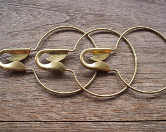 Giant Safety Round Pin _a Vintage Keyring