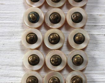 Plaque De 24 Boutons Anciens En Nacre Gris - Années 1920/30, Diamètre 1,2cm